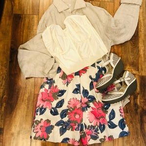 Collection Point of View floral linen shorts sz 4  (B07)